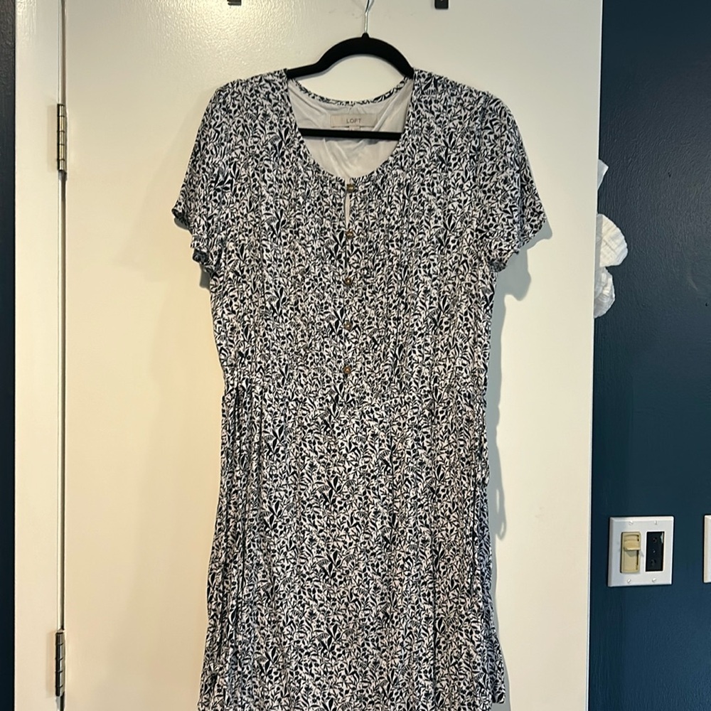 Side tie waist cinched dress